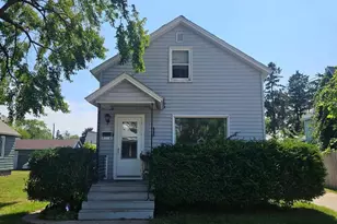 2105 12th Ave, Menominee, MI 49858 - Photo 1