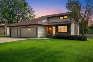 2564 Wildflower, Green Bay, WI 54311 - Photo 3