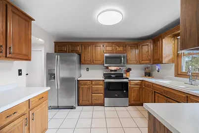 2564 Wildflower, Green Bay, WI 54311 - Photo 11