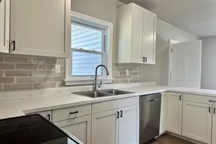 426 Jackson St, Waupun, WI 53963 - Photo 9