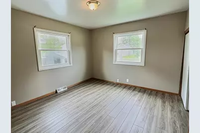 516 E Custer Avenue, Oshkosh, WI 54901 - Photo 7