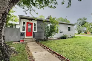 516 E Custer Ave, Oshkosh, WI 54901 - Photo 1