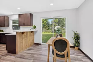 1030 Devonshire Dr, Oshkosh, WI 54902 - Photo 11