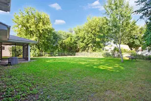 1030 Devonshire Dr, Oshkosh, WI 54902 - Photo 5