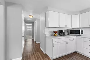 1335 San Jose Pl, Green Bay, WI 54303 - Photo 9