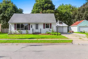 1335 San Jose Pl, Green Bay, WI 54303 - Photo 1
