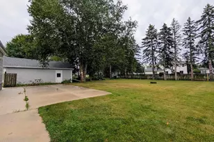 4013 Michigan Ave, Manitowoc, WI 54220 - Photo 9