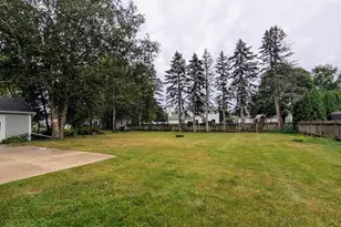 4013 Michigan Ave, Manitowoc, WI 54220 - Photo 7