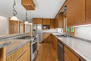 1029 Highland Park Rd, Neenah, WI 54956 - Photo 3
