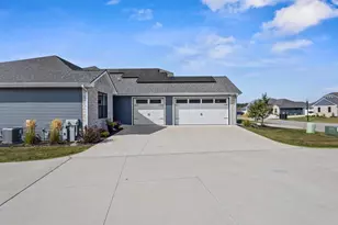 2742 Castaway Ct, Green Bay, WI 54311 - Photo 3