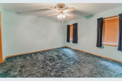 465 W Packer Avenue, Oshkosh, WI 54901 - Photo 13