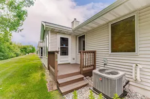 465 W Packer Ave, Oshkosh, WI 54901 - Photo 25