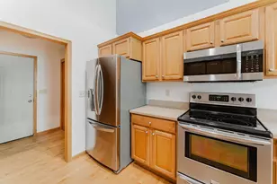 465 W Packer Ave, Oshkosh, WI 54901 - Photo 9