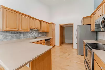 465 W Packer Avenue, Oshkosh, WI 54901 - Photo 7