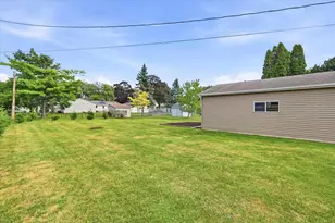 2412 Carleton Ave, Appleton, WI 54915 - Photo 27
