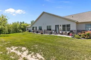 2157 Royal Crest Cir, Green Bay, WI 54311 - Photo 27