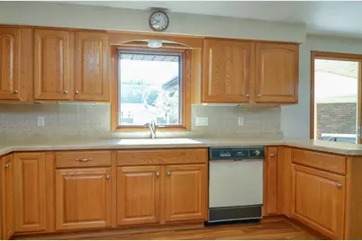 518 St Jude Street, Green Bay, WI 54303 - Photo 15