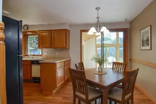 518 St Jude St, Green Bay, WI 54303 - Photo 9
