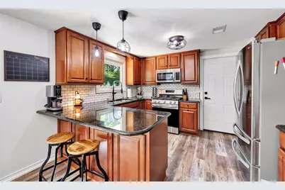 2824 Otto Court, Green Bay, WI 54313 - Photo 9
