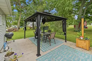 330 Jackson Ave, Omro, WI 54963 - Photo 7