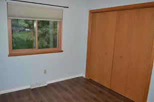 40 Rolling Green Cir, Oshkosh, WI 54904 - Photo 9