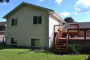 40 Rolling Green Cir, Oshkosh, WI 54904 - Photo 23