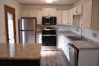 40 Rolling Green Circle, Oshkosh, WI 54904 - Photo 3
