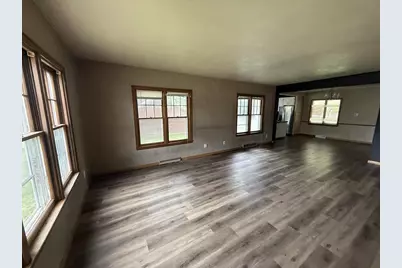 911 Main Street, Gresham, WI 54128 - Photo 7