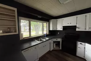 911 Main St, Gresham, WI 54128 - Photo 5