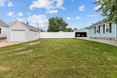 1727 W Wisconsin Avenue, Appleton, WI 54914 - Photo 9