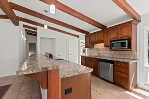 1602 Doemel St, Oshkosh, WI 54901 - Photo 9