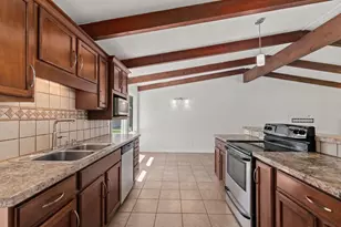 1602 Doemel St, Oshkosh, WI 54901 - Photo 11