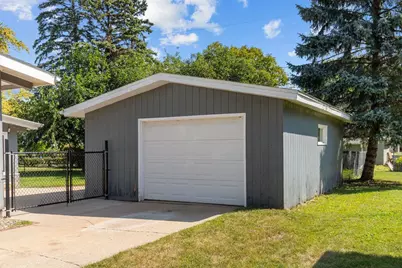 1602 Doemel Street, Oshkosh, WI 54901 - Photo 35