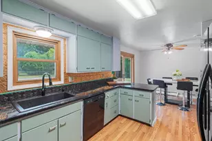 6501 Sunset Dr, Two Rivers, WI 54241 - Photo 15