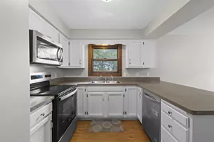 2842 Fairview Rd, Neenah, WI 54956 - Photo 7