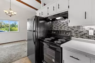 2626 Crosscreek Dr, Sheboygan, WI 53081 - Photo 9