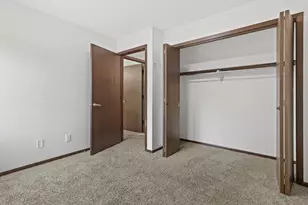 2626 Crosscreek Dr, Sheboygan, WI 53081 - Photo 15