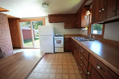 3933 Lloyd Street, Green Bay, WI 54311 - Photo 7