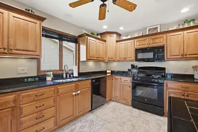 579 W Division Street, Fond du Lac, WI 54935 - Photo 7