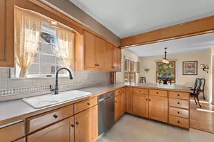 354 Lazarre Ave, Green Bay, WI 54301 - Photo 7