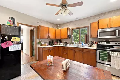 413 E Irving Avenue, Oshkosh, WI 54901 - Photo 9