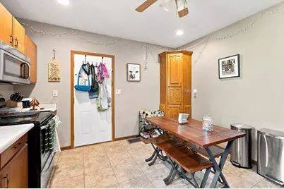 413 E Irving Avenue, Oshkosh, WI 54901 - Photo 17