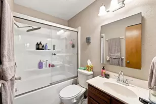 413 E Irving Ave, Oshkosh, WI 54901 - Photo 11