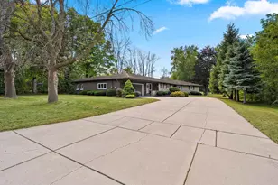 425 Flora St, Pulaski, WI 54162 - Photo 51