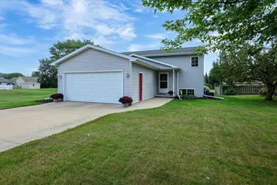 W7015 Verna Road, Menasha, WI 54952 - Photo 1