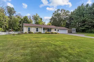N5328 Collier Rd, New London, WI 54961 - Photo 9
