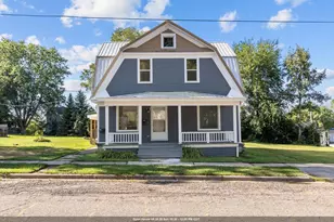 222 W Moore St, Berlin, WI 54923 - Photo 1