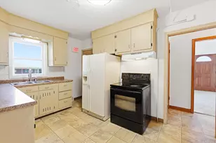 1224 S Commercial St, Neenah, WI 54956 - Photo 9