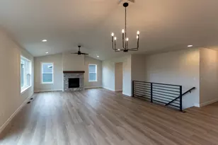 W5890 Edgewood Dr, Menasha, WI 54952 - Photo 7