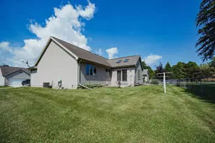 188 E Pioneer Rd, Fond du Lac, WI 54935 - Photo 23